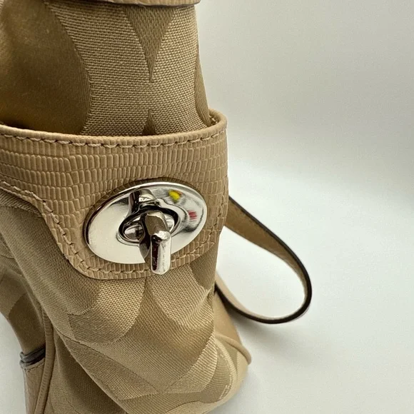 Coach East West Chelsea Op Art Tan Shoulder Bag Signature Tote Bag Pre Owned - Picture 6 of 9